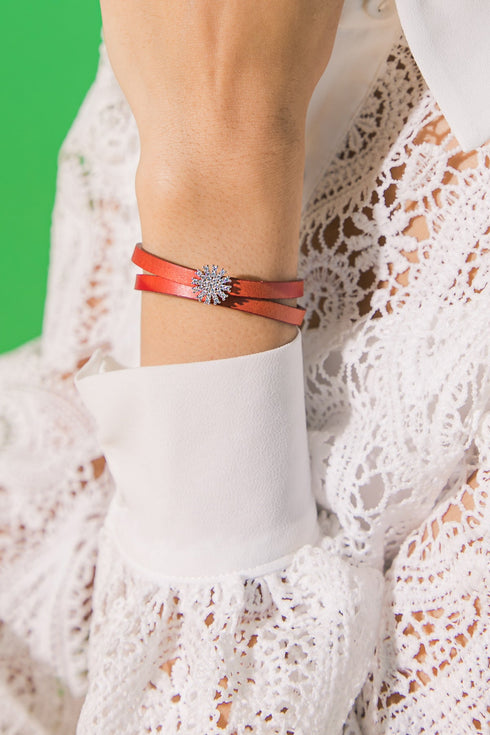 the-daisy-never-take-off-bracelet Flying Tomato-Sophia's Style-2